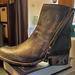 NEW Frye Demi Zip Bootie Womens 7 Black Multi